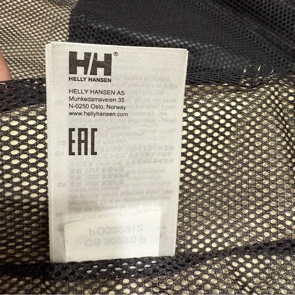 Helly Hansen Black Insulated Vest for Outdoor Adventures - Picture 10 of 13